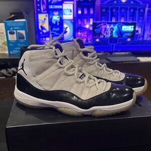 Air Jordan Retro 11 Concord 2011